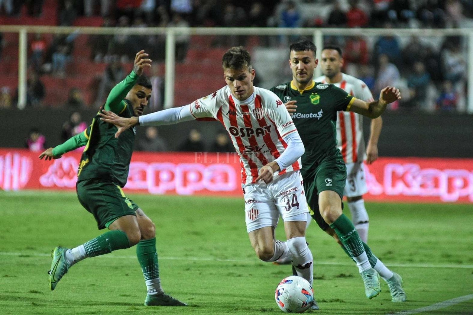 Unión perdió 2 a 1 frente a Defensa y Justicia (cuarta derrota consecutiva en el torneo local) y no pudo ingresar a los cuartos de final de la  Liga Profesional de fútbol.