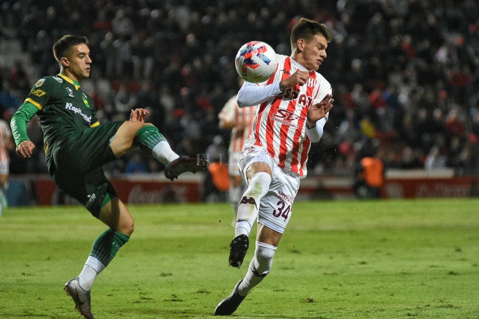 Unión perdió 2 a 1 frente a Defensa y Justicia (cuarta derrota consecutiva en el torneo local) y no pudo ingresar a los cuartos de final de la  Liga Profesional de fútbol.