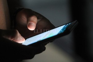 ELLITORAL_452573 |  Pablo Aguirre Reclamos. Los usuarios aducen dificultades a la hora de poder comunicarse con las respectivas entidades financieras, ya sea por congestión del servicio, horarios y días de atención, como por dificultades de los menú o sistemas de derivación de llamada.