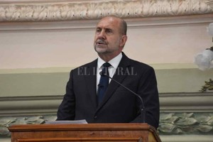 Flavio Raina El gobernador optó por dirigir fuertes reproches al gobierno nacional al hablar de la inseguridad. Seguridad fue tópico más breve pero también el más contundente.