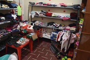 ELLITORAL_454101 |  Guillermo Di Salvatore En el lugar se ofrece desde ropa de abrigo para niños, hombres, mujeres, calzados, frazadas, ropa de cama, electrodomésticos y demás artículos de bazar en buen estado.