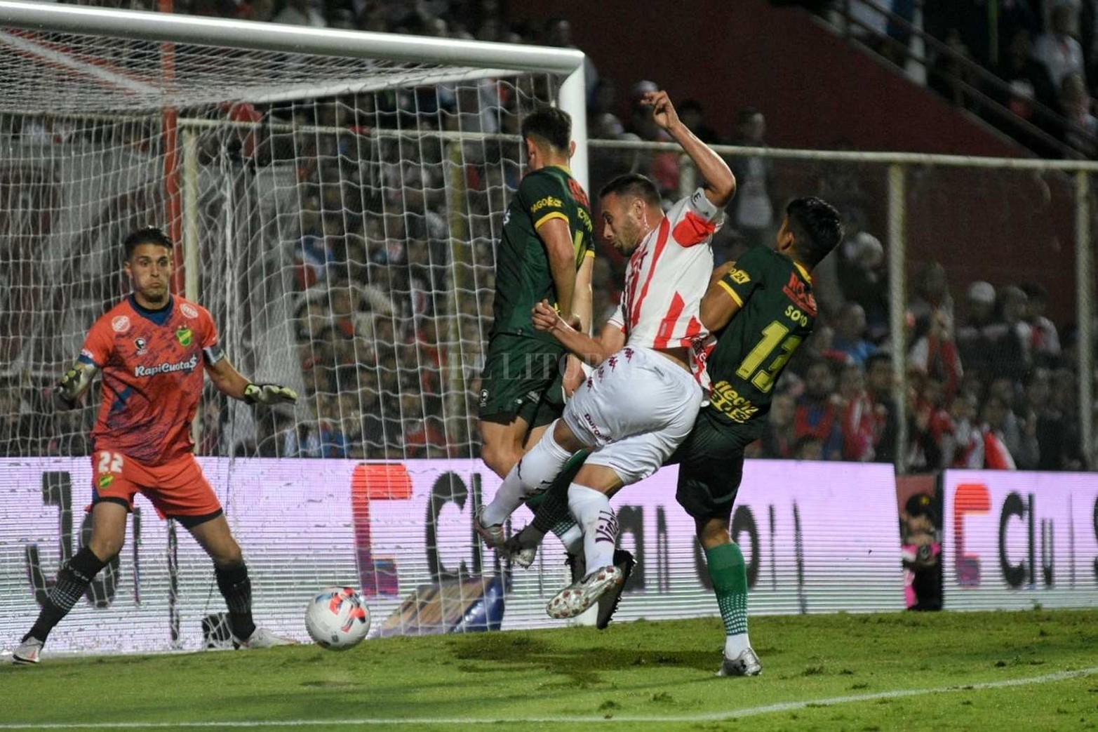 Unión perdió 2 a 1 frente a Defensa y Justicia (cuarta derrota consecutiva en el torneo local) y no pudo ingresar a los cuartos de final de la  Liga Profesional de fútbol.