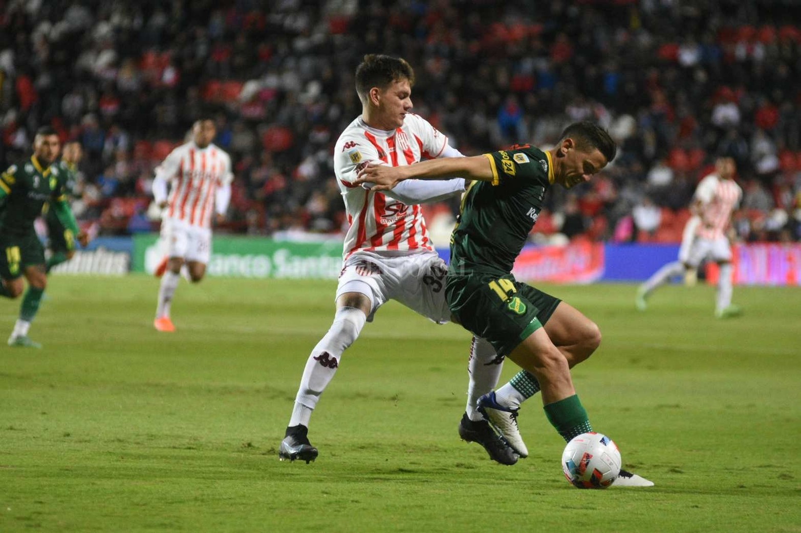 Unión perdió 2 a 1 frente a Defensa y Justicia (cuarta derrota consecutiva en el torneo local) y no pudo ingresar a los cuartos de final de la  Liga Profesional de fútbol.