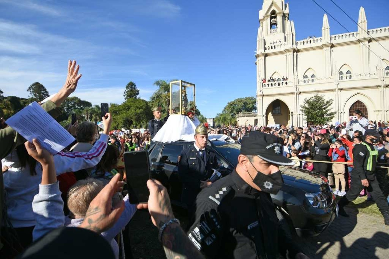 Miles de fieles celebraron a la Virgen de Guadalupe en la ciudad de Santa Fe.