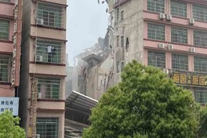 ELLITORAL_453901 |  Agencias Se derrumbó un edificio de seis pisos en Changsha, en la provincia central china.