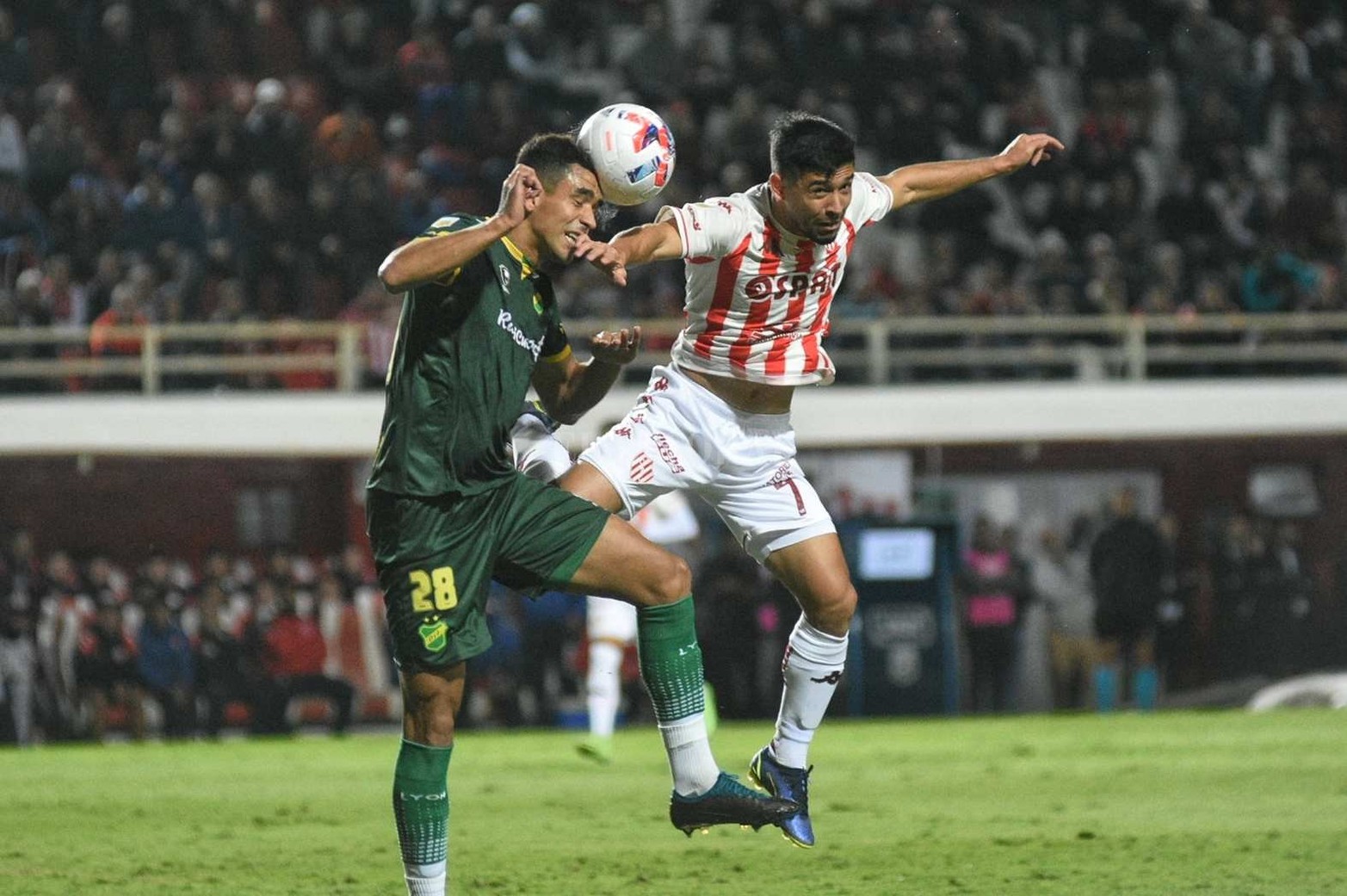 Unión perdió 2 a 1 frente a Defensa y Justicia (cuarta derrota consecutiva en el torneo local) y no pudo ingresar a los cuartos de final de la  Liga Profesional de fútbol.