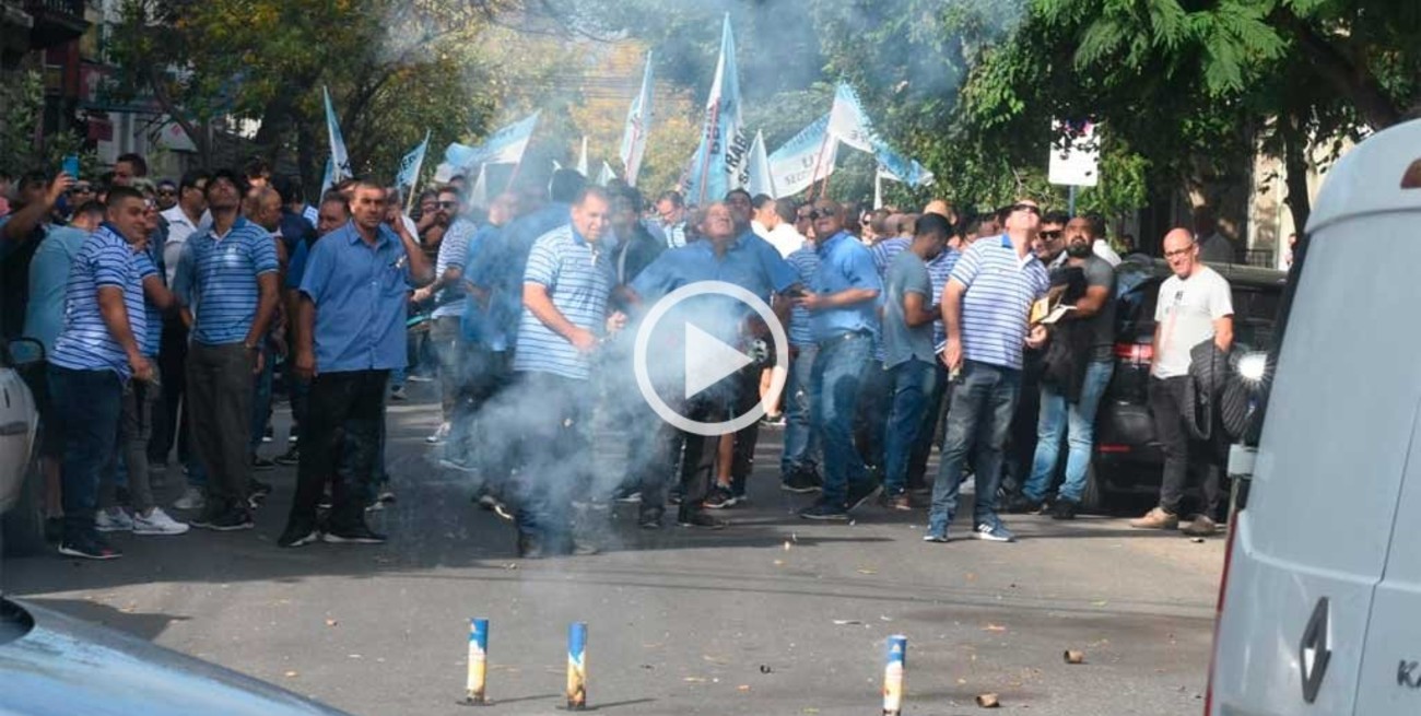 Video: caos en el tránsito del macrocentro de Santa Fe por protesta de colectiveros
