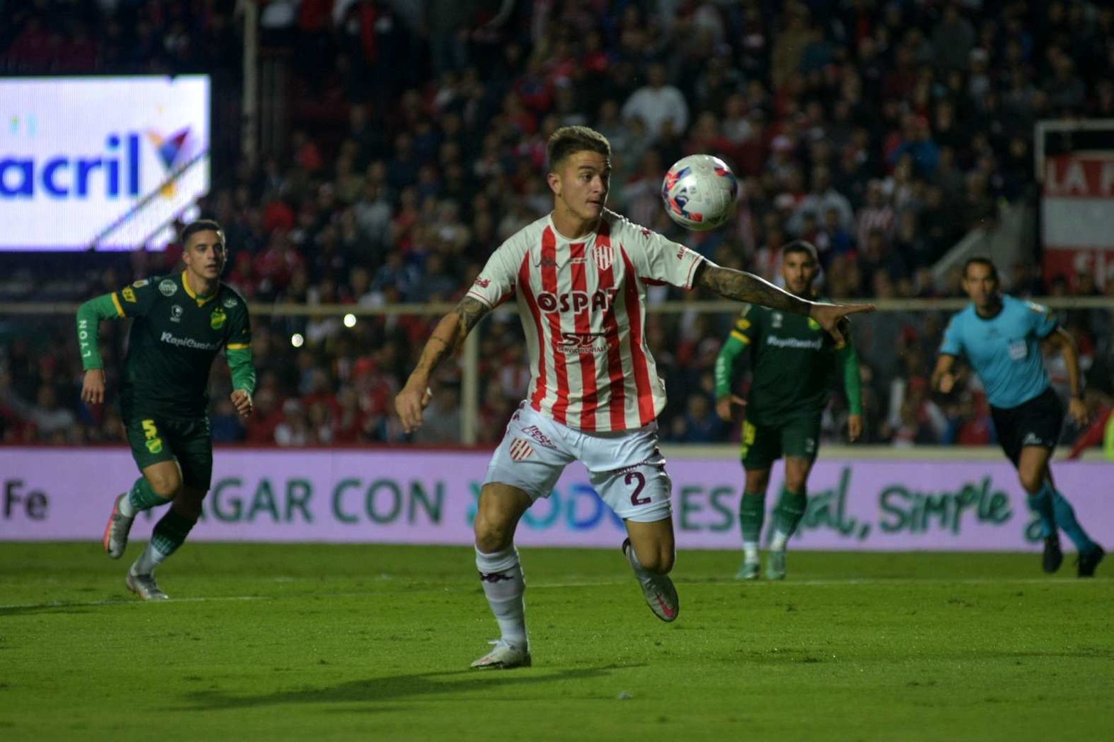 Unión perdió 2 a 1 frente a Defensa y Justicia (cuarta derrota consecutiva en el torneo local) y no pudo ingresar a los cuartos de final de la  Liga Profesional de fútbol.