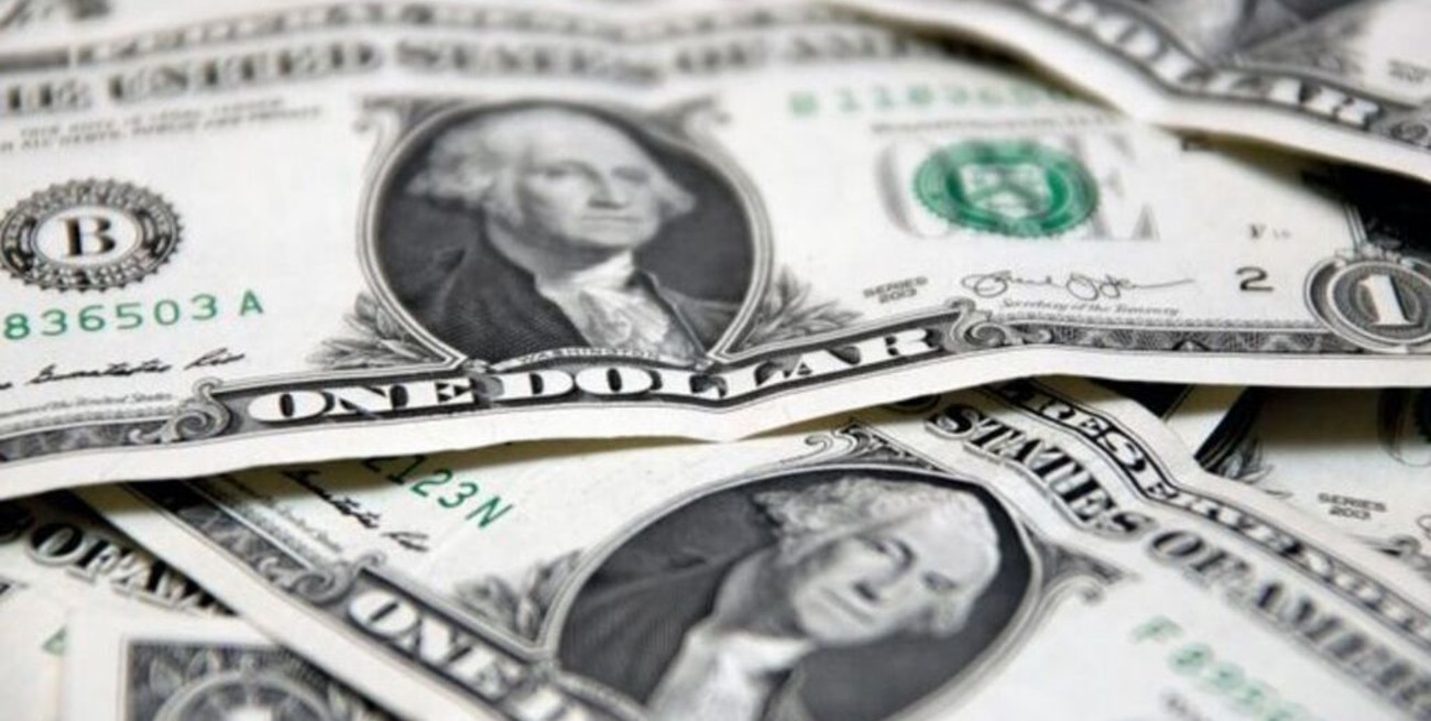 Tras un mes con mucha volatilidad, el dólar blue cerró abril con una suba de sólo 50 centavos