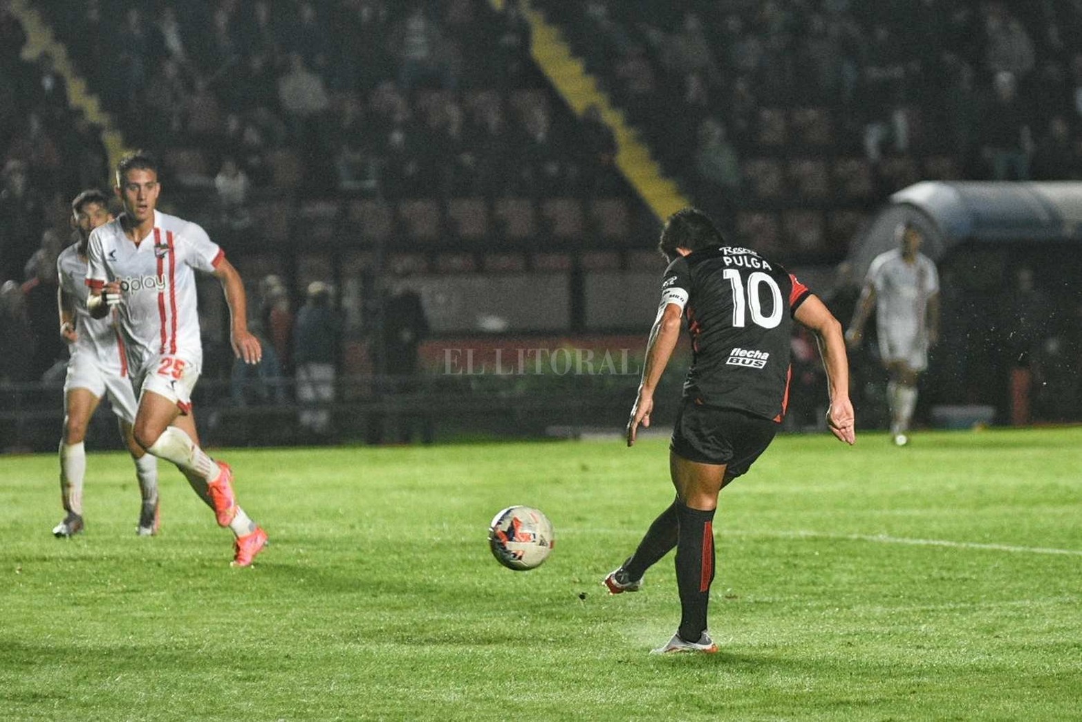 El gol de Luis Rodríguez para marcar el 2 a 1. Colón vs. Estudiantes.