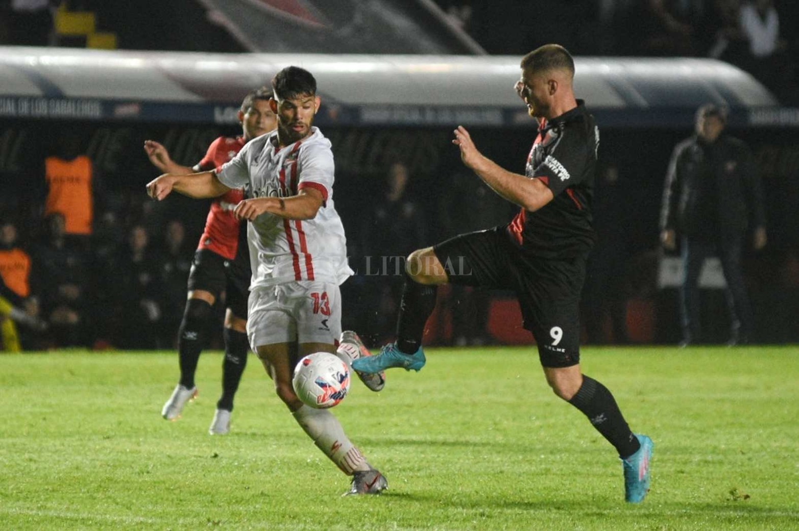 Colón y Estudiantes empataron 2 a 2.