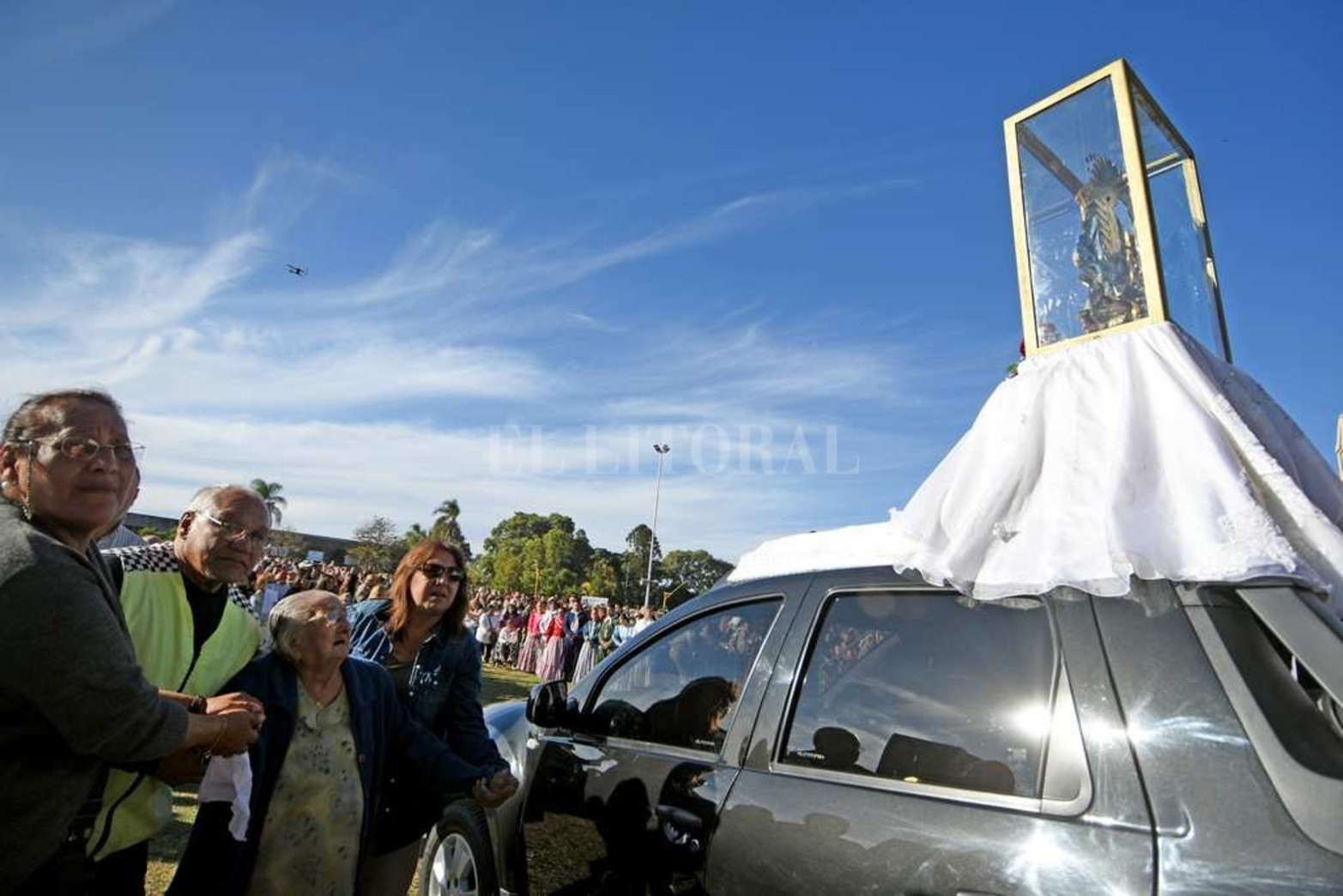 Miles de fieles celebraron a la Virgen de Guadalupe en la ciudad de Santa Fe.