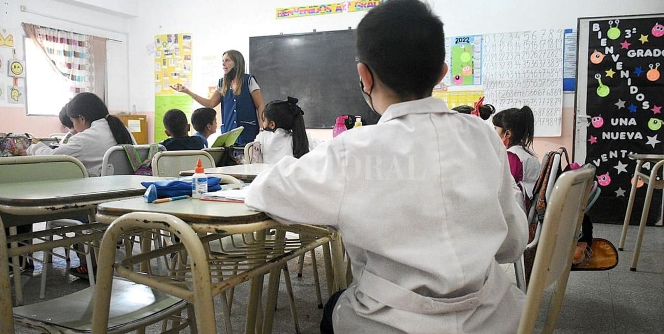 Escuela primaria: la clase media argentina es la que menos horas de educación recibe 
