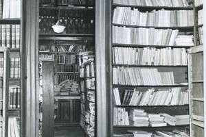 ELLITORAL_452322 |  Alejandro Villar Sucesión de habitaciones cargadas de libros, desde los zócalos hasta las bovedillas del techo, así estaba la casa de calle Entre Ríos cuando se decidió su venta y demolición.