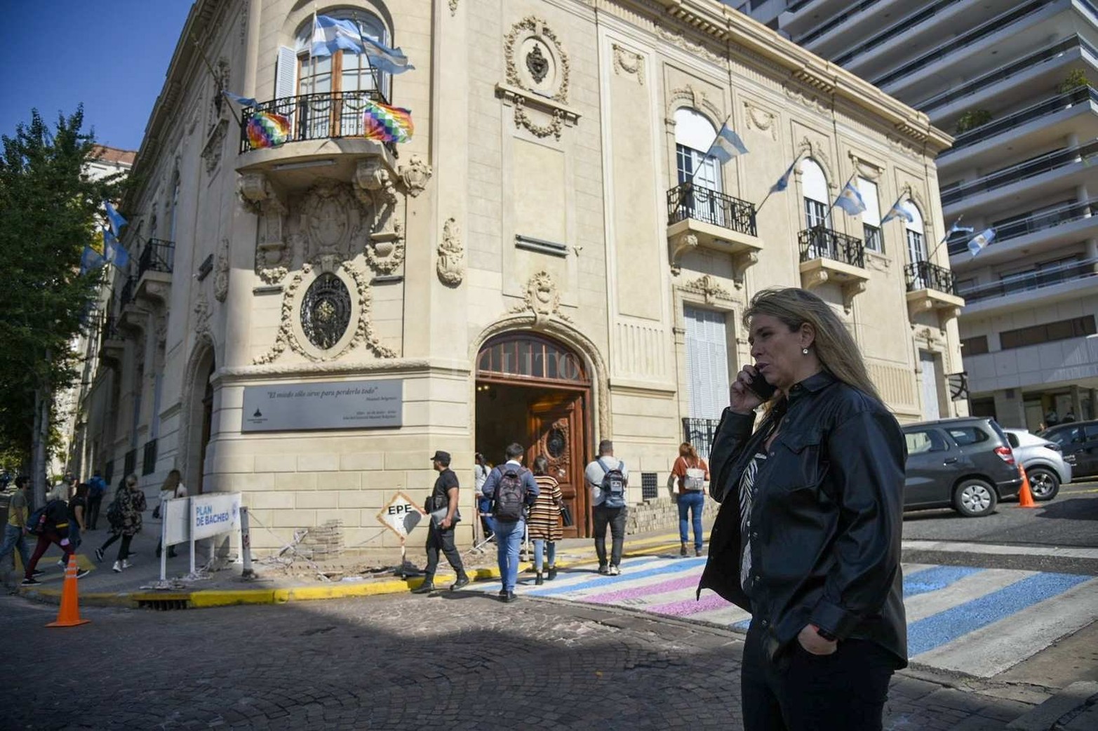 Desalojaron el Concejo Municipal de Rosario por amenaza de bomba.