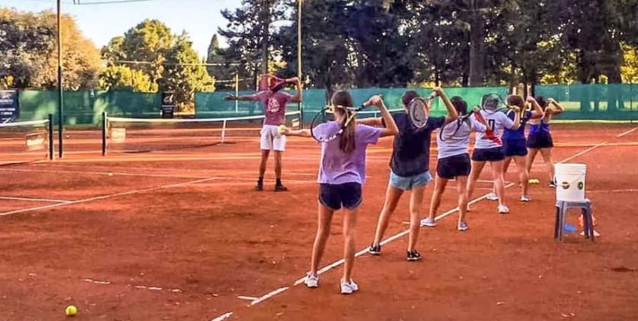 Venado Tuerto cuenta por primera vez con un curso de profesorado de tenis