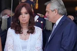 Archivo La distante y tirante relación entre el presidente y la vice llevan a que el actual gobierno nacional refleje una imagen de conventillo o reñidero. Todo esto, dentro de una coyuntura política y social muy complicada.