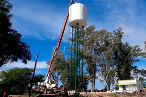 ELLITORAL_455267 |  Gentileza El tanque tiene una capacidad para almacenar 80 metros cúbicos de agua.