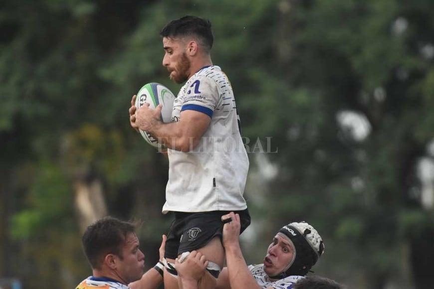 ELLITORAL_GALL_96010 |  Luis Cetraro Por el Torneo Regional de Litoral de Rugby, La Salle le ganó 25 a 19 a Universitario.