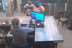 Archivo El Litoral El 11 de enero, en horas de la noche, los delincuentes entraron armados al local de bulevar y Necochea de La Pastelería de Gladys.