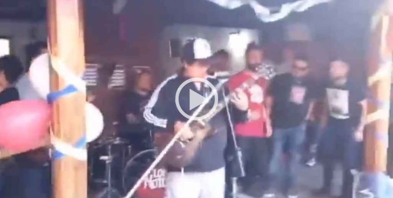 Video: reapareció "Pity" Álvarez cantando uno de los clásicos de Intoxicados y se viralizó en las redes sociales 