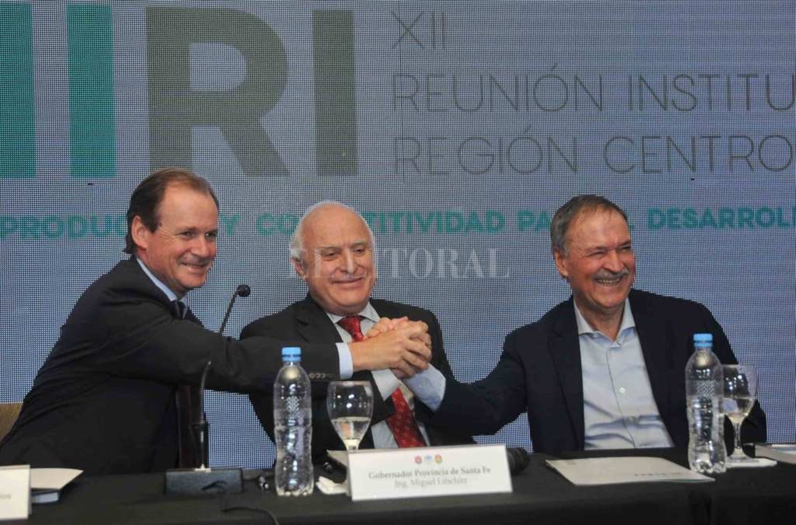 La Región Centro en una foto: junto a los gobernadores Gustavo Bordet de Entre Ríos y Juan Schiaretti de Códoba.