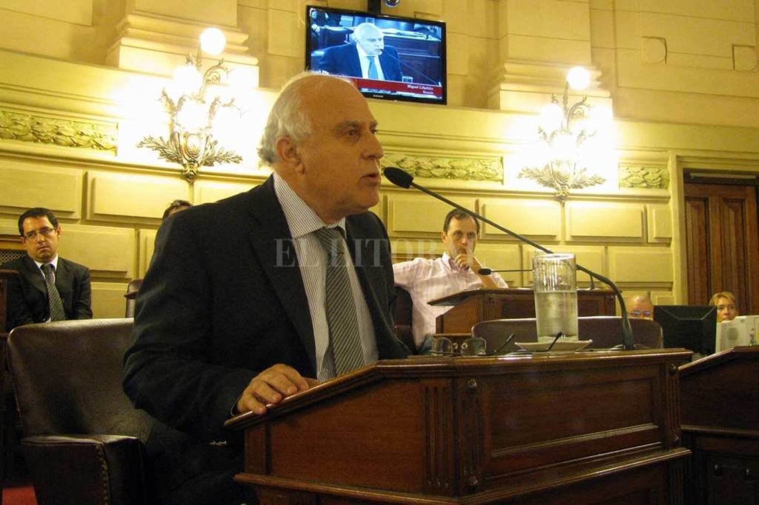 En 2011 fue electo senador provincial por el departamento Rosario. En la foto, durante una intervención en el recinto.