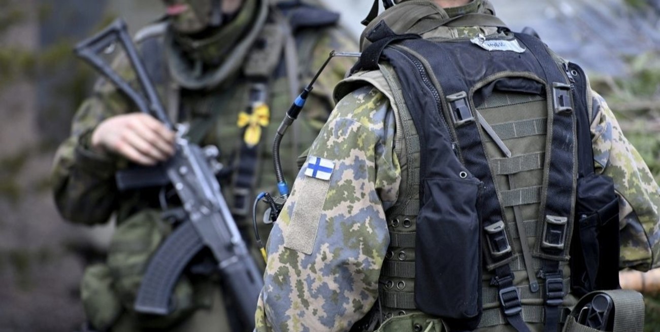 Finlandia apresura el ingreso a la OTAN y Rusia advierte que significa una "amenaza"