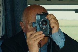 Palmeraie et désert, France 2 Cinema, France Télévision Raymond Depardon, fotógrafo y cineasta francés que está considerado como uno de los grandes documentalistas a nivel mundial, será una referencia frecuente en el encuentro.