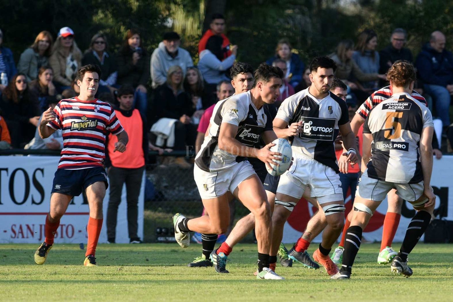 En Sauce Viejo, Santa Fe recibió a Estudiantes de Paraná quien le ganó 22 a 17.