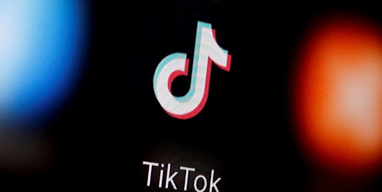 Denuncian a TikTok por la muerte de una niña de 10 años que participó en el 'desafío del apagón'