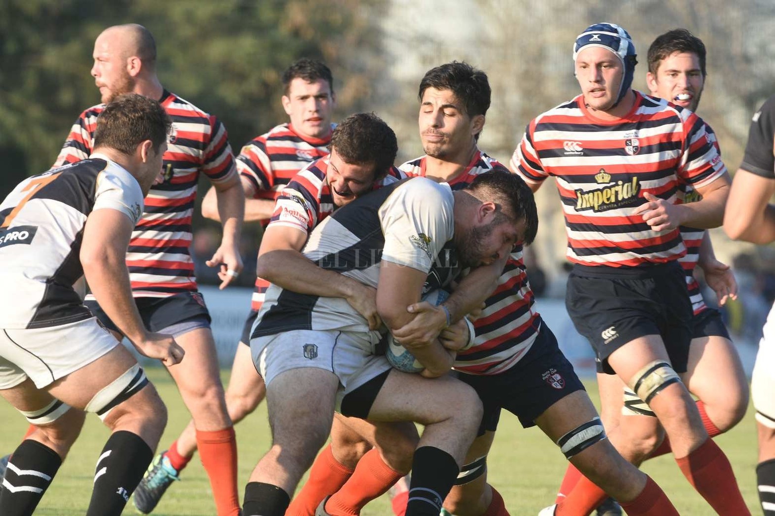 En Sauce Viejo, Santa Fe recibió a Estudiantes de Paraná quien le ganó 22 a 17.