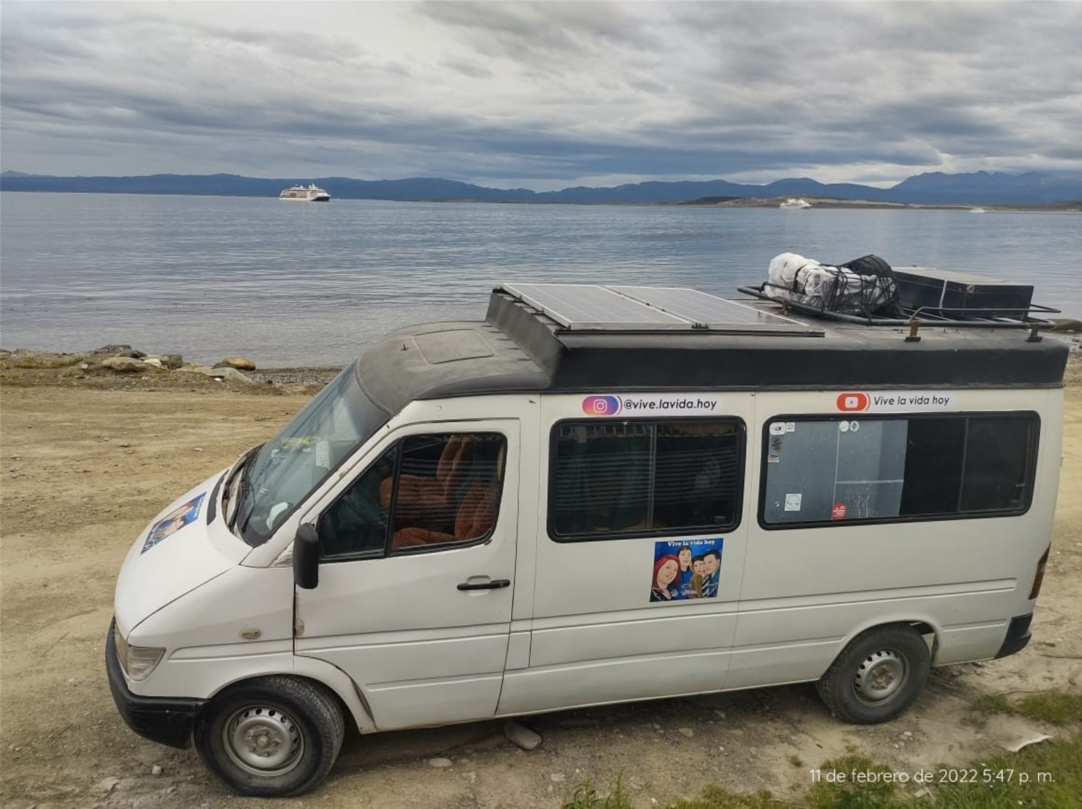 En Ushuaia, punto de partida del viaje que los llevará a recorrer América.