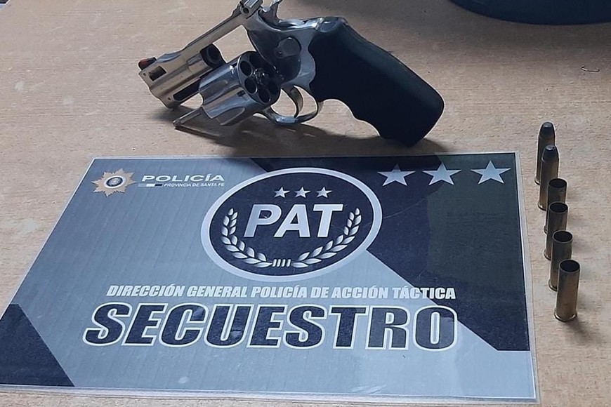 El revólver 357 Magnum fue secuestrado a pro la Policía de Acción Táctica (PAT).