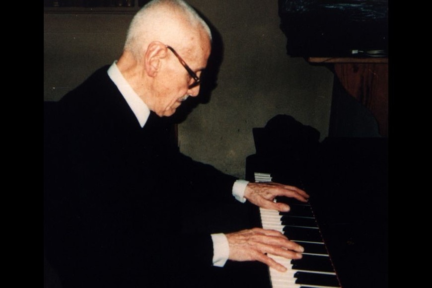 El músico y compositor Carlos Guastavino.