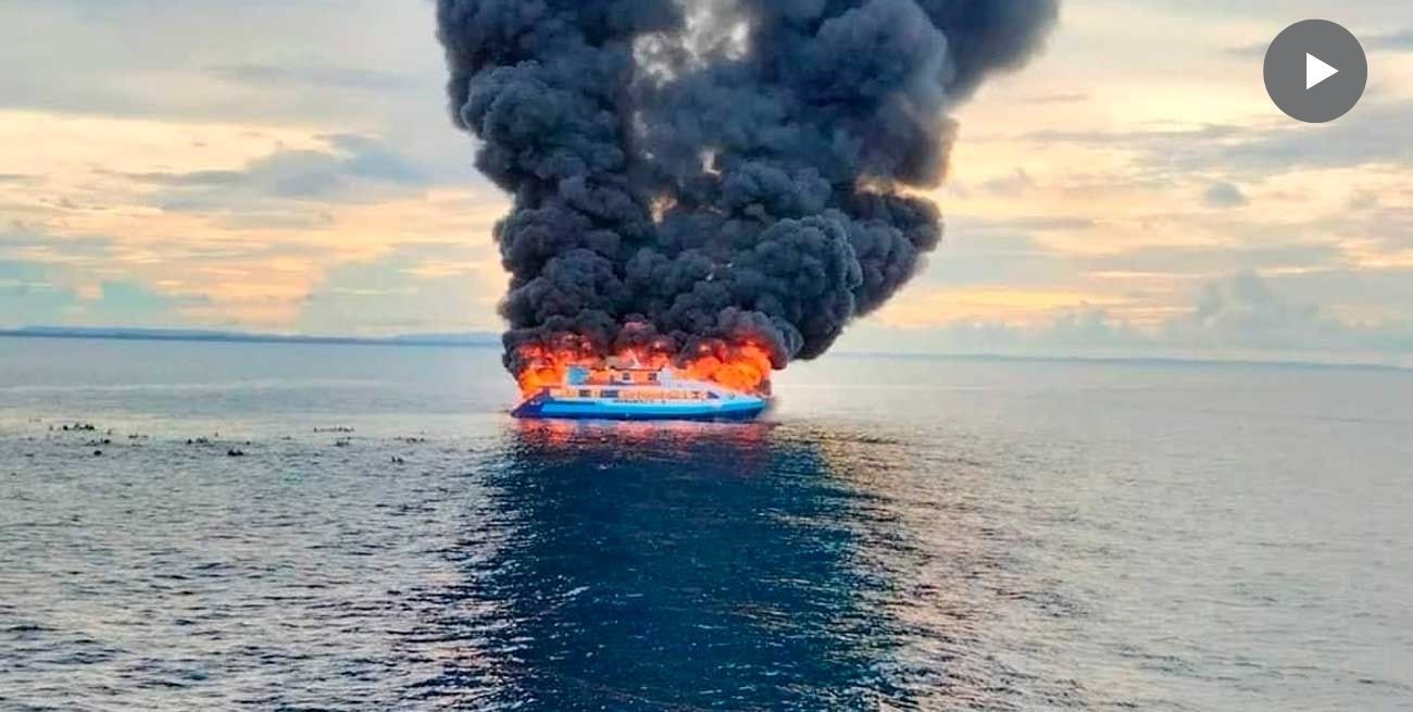 Video: al menos siete muertos al incendiarse un ferry en Filipinas

