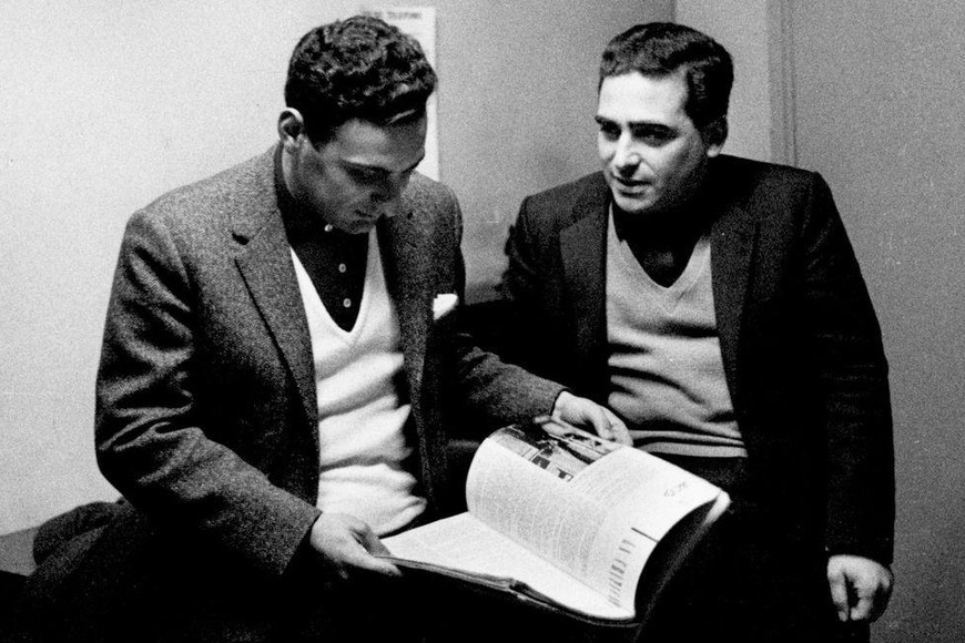 Juan José Saer con Hugo Gola.