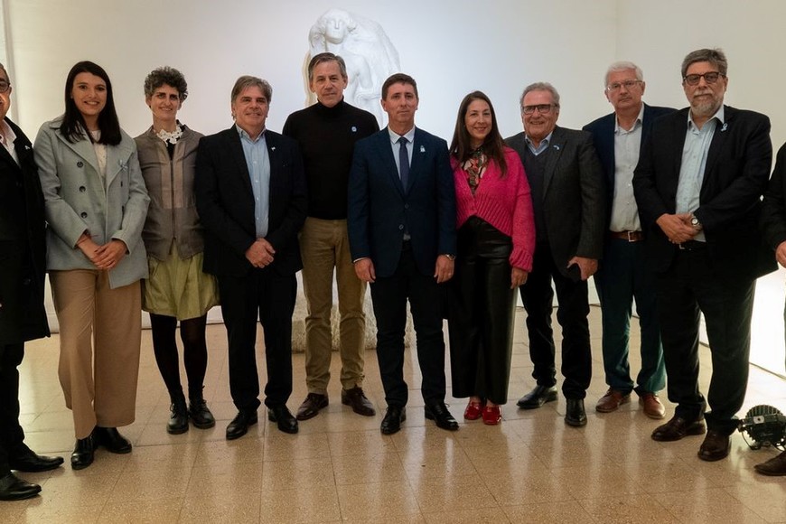 La autoridades durante el acto en el Rosa Galisteo.