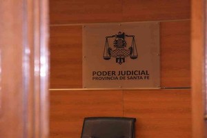 La medida cautelar fue ordenada por el juez penal Jorge Patrizi, en una audiencia celebrada en el subsuelo de los tribunales de Santa Fe. Crédito: Guillermo Di Salvatore