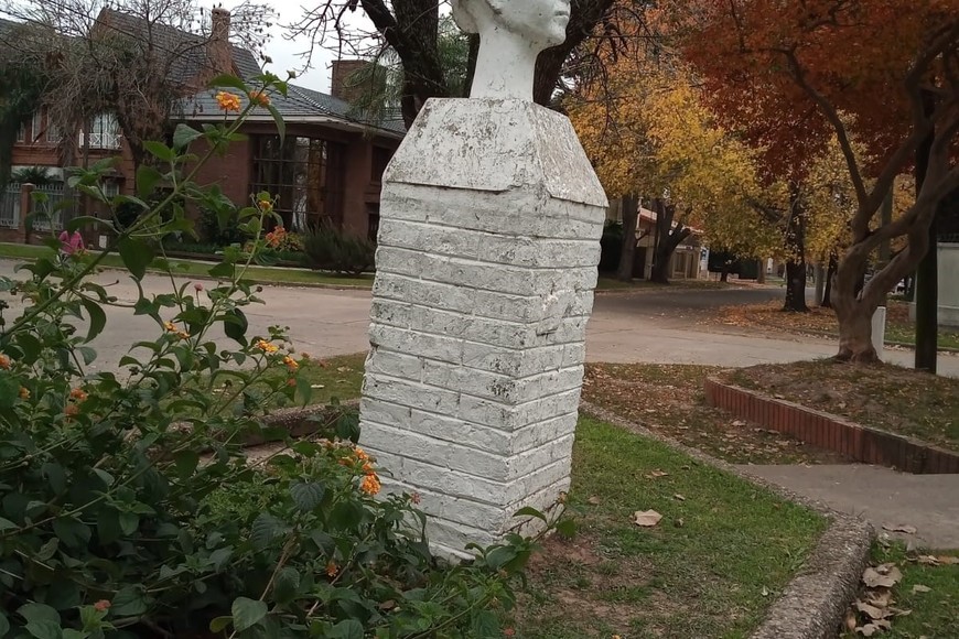 Plazoleta Rosario Vera Peñaloza