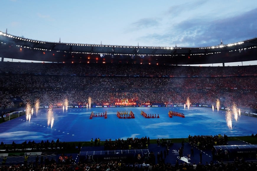 Soccer Football - Champions League Final - Liverpool v Real Madrid - Stade de France, Saint-Denis near Paris, France - May 28, 2022 
General view as singer Camila Cabello performs before the match REUTERS/Gonzalo Fuentes