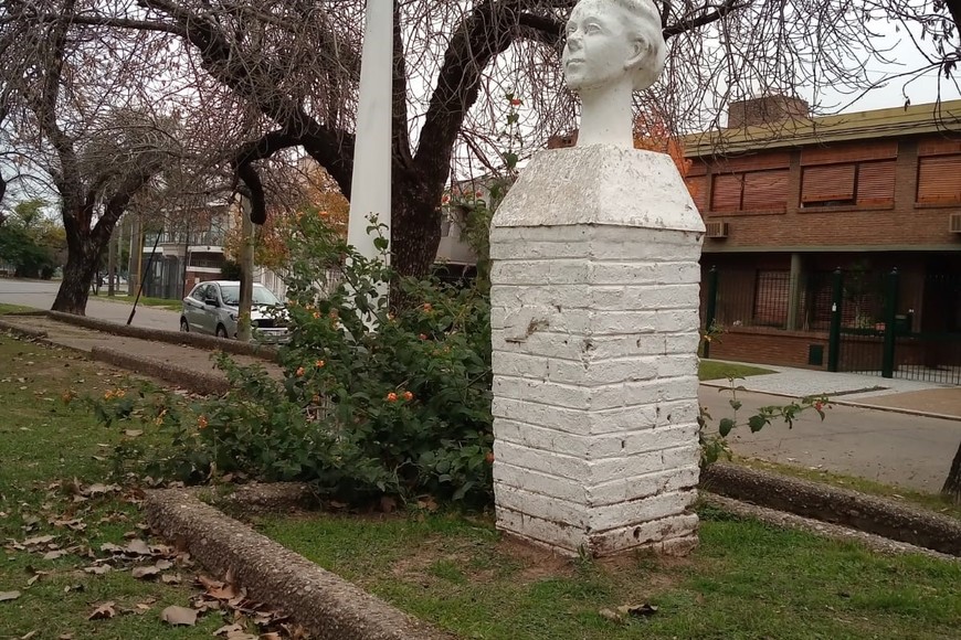 Plazoleta Rosario Vera Peñaloza