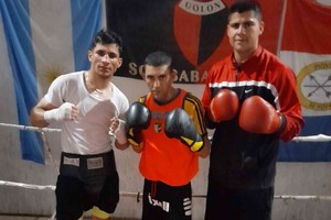 La última para los tres. Diego "El Zurdo" Borda, Pablo "Rocky" Giménez y Jonatan "Chiquito" Vergara son quienes este sábado, en la reunión a realizarse en el Roque Otrino, se despedirán de la actividad amateur para debutar como profesionales dentro de un par de meses. Crédito: Gentileza