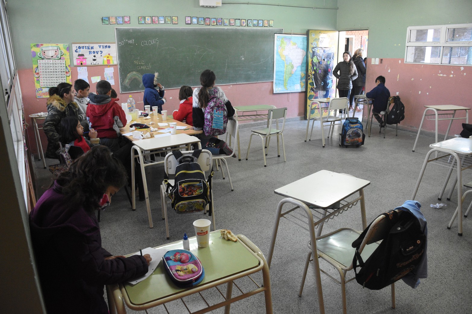"Nuestros alumnos viven mayoritariamente en ranchos", contó la directora de la Escuela Zazpe 1298 de Santa Rosa de Lima. Necesitan ropa  y estufas.