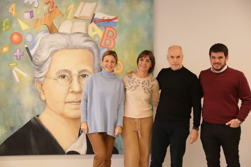Rosario Vera Peñaloza, homenajeada por artista santafesina en Buenos Aires