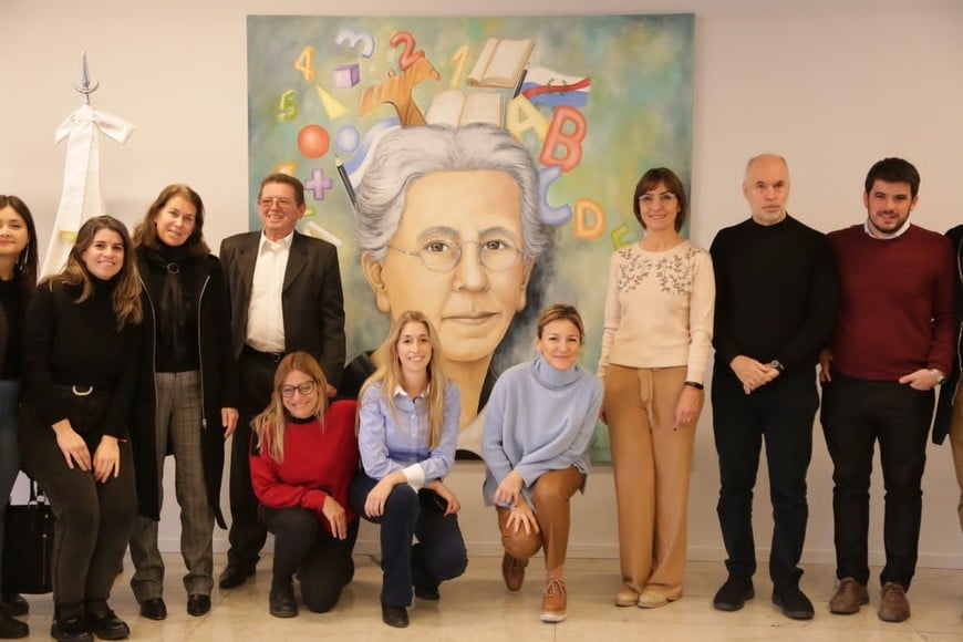Rosario Vera Peñaloza, homenajeada por artista santafesina en Buenos Aires