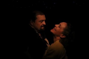 “Manzi. La vida en Orsai”, la obra escrita por Bernardo Carey, Betty Gambartes y Diego Vila, dirigida por Rubén von der Thüsen. Homero Manzi (Guillermo Frick) y Nelly Omar (Luciana Tourné), protagonistas de un amor clandestino atizado por pasiones políticas.