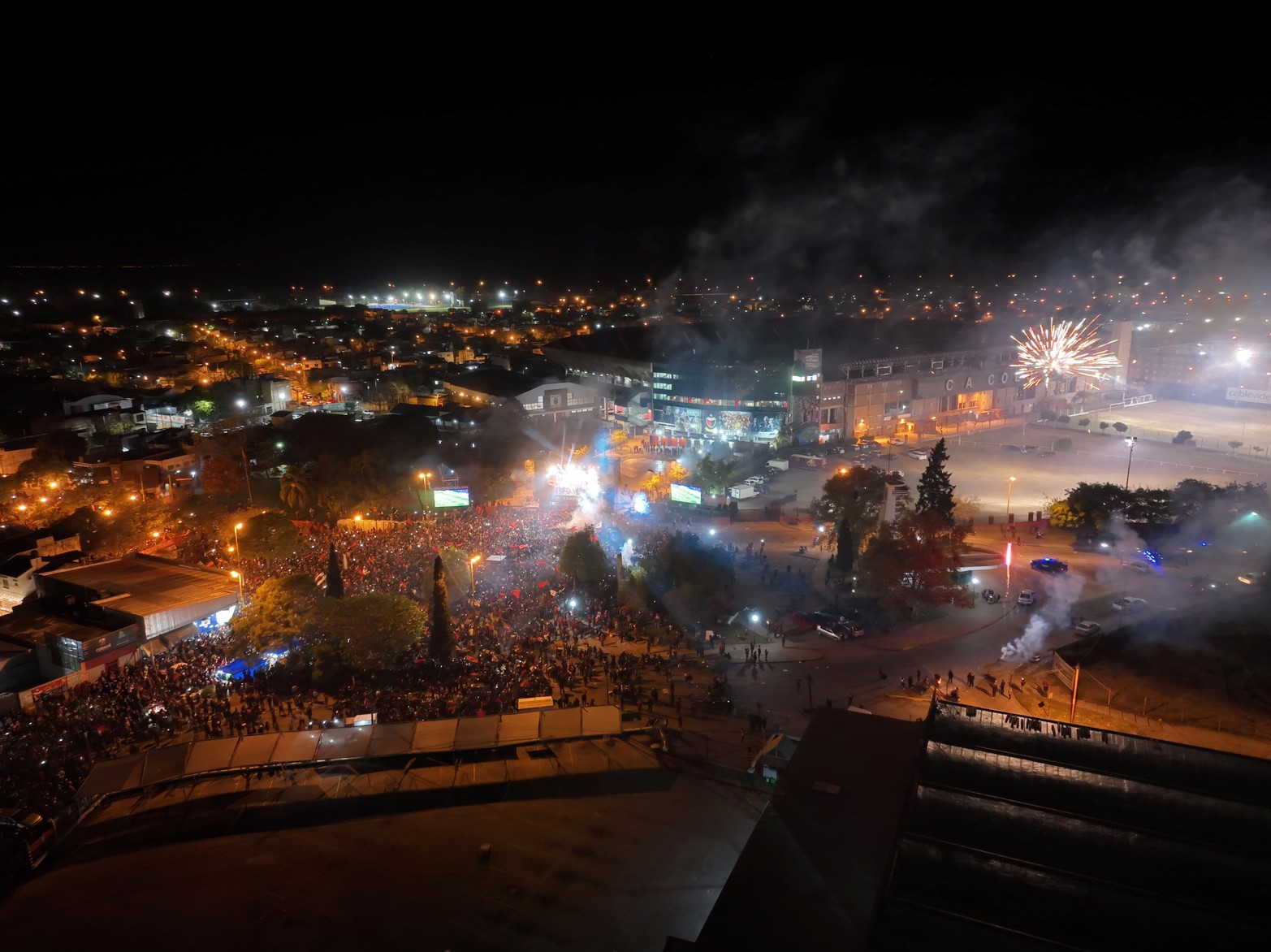 Desde las alturas, así se vivió el aniversario de la primera estrella que consiguió Colón.