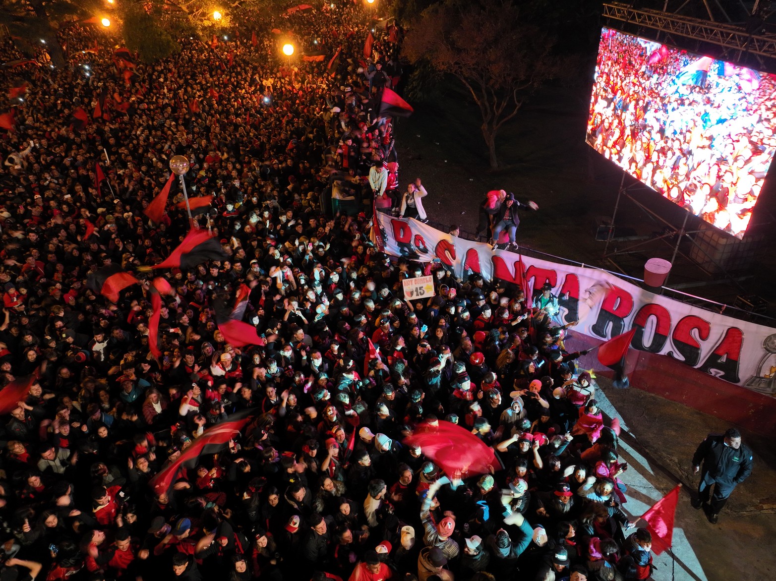 Desde las alturas, así se vivió el aniversario de la primera estrella que consiguió Colón.