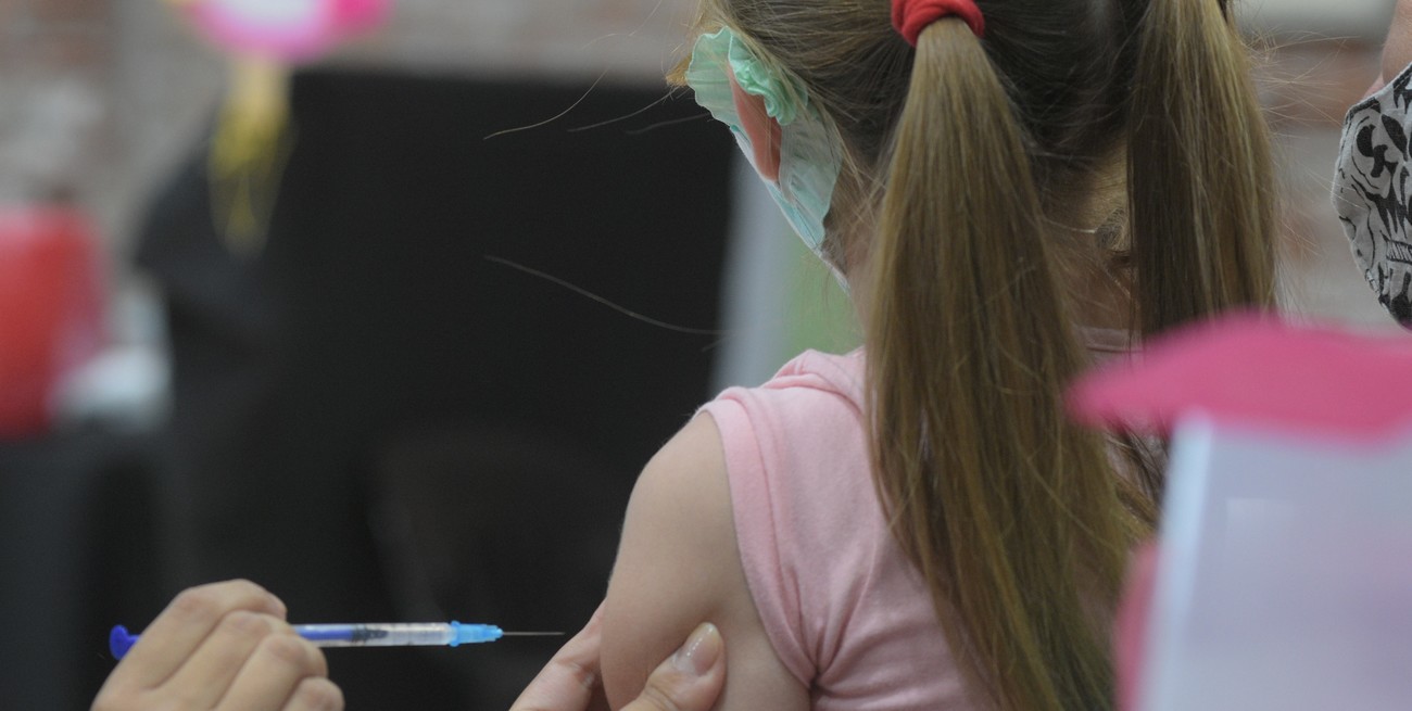 Comienza este lunes la vacunación de refuerzo contra el Covid-19 para menores de 5 a 11 años en Santa Fe